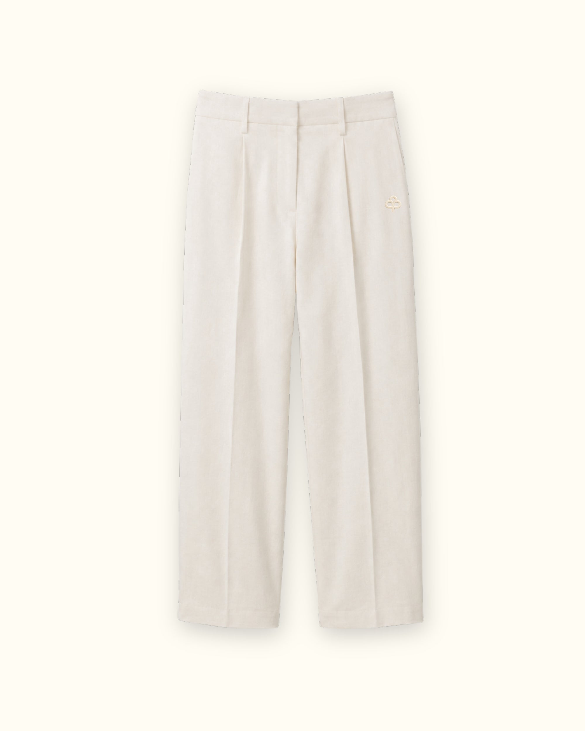 Pantalon droit en lin off white, vue de face, montrant les plis et la coupe droite