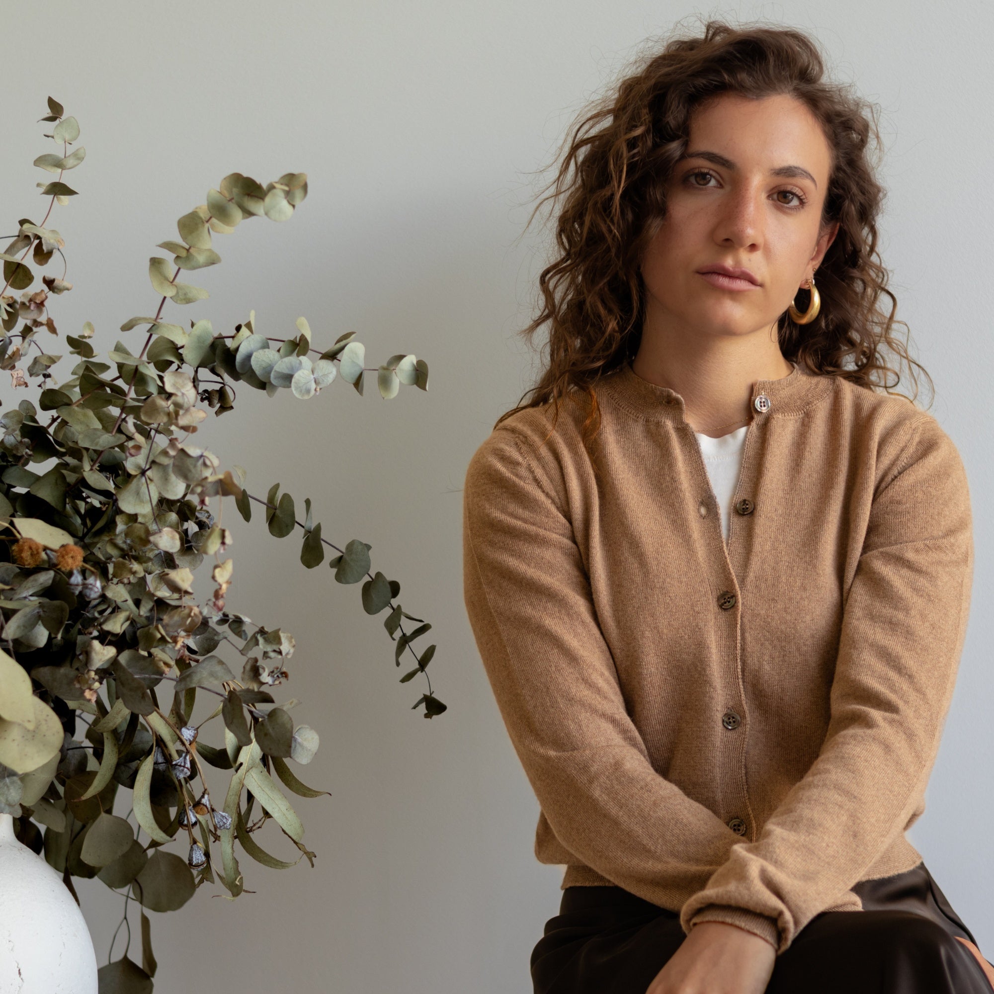 Extra fine merino wool cardigan in Beige - view 1 - Pamuuc
