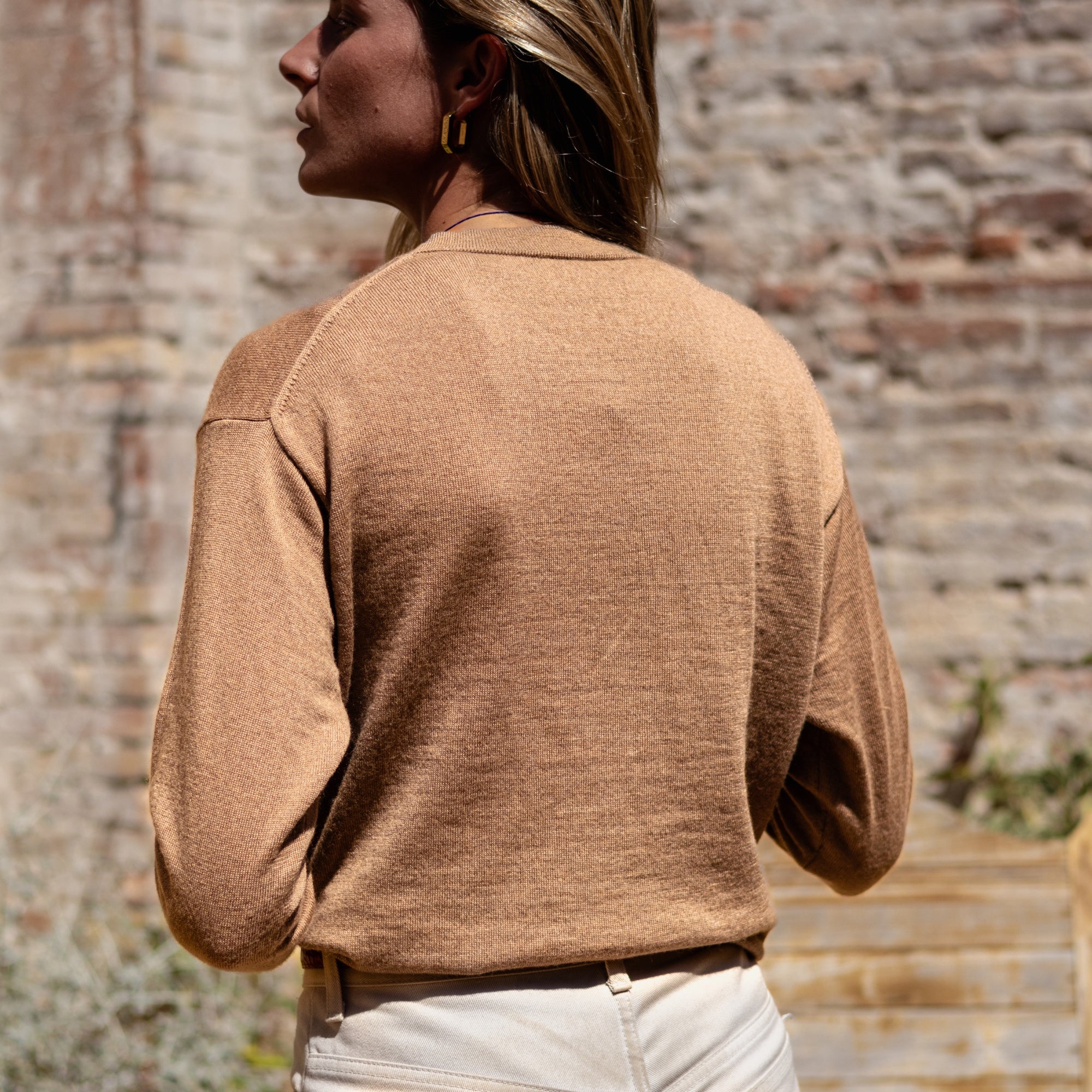 Extra fine merino wool crew neck sweater in Beige - view 3 - Pamuuc