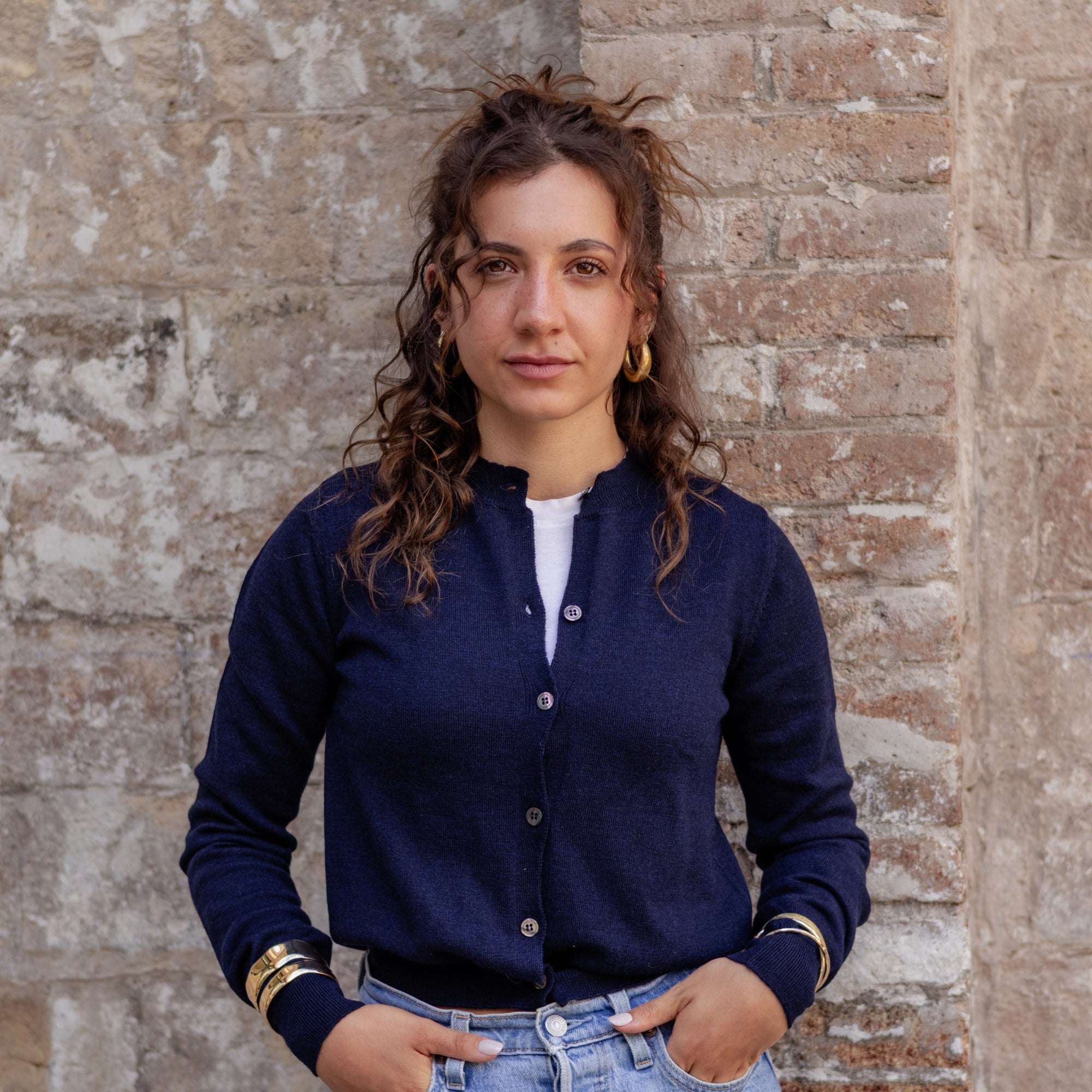 Extra fine merino wool cardigan in Navy - view 1 - Pamuuc
